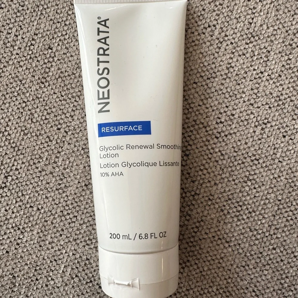 Neostrata GLYCOLIC RENEWAL™ Smoothing Lotion - Picture 3 of 4